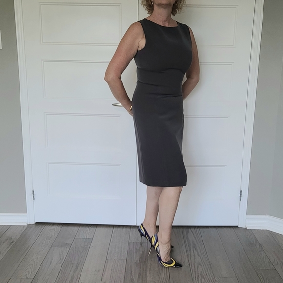 Classic Grey Sheath dress size 42 (10-12) - Picture 10 of 10